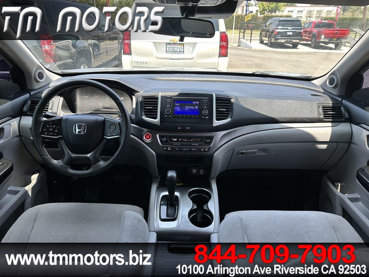 2019 Honda Pilot LX photo 7