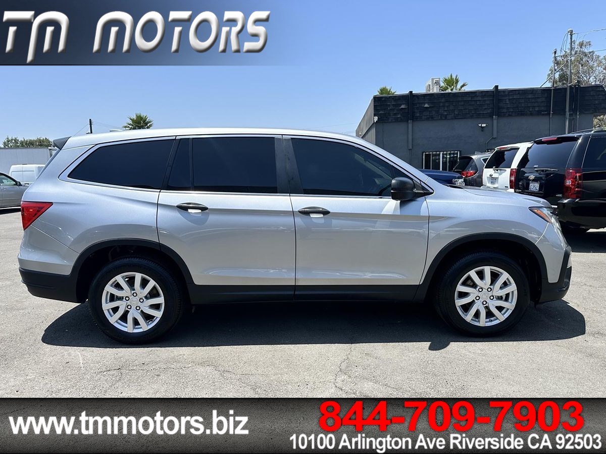 2019 Honda Pilot LX photo 19