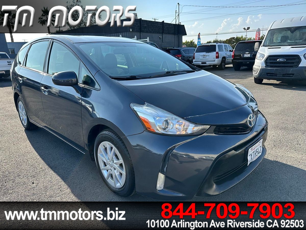 2017 Toyota Prius V Three photo 17