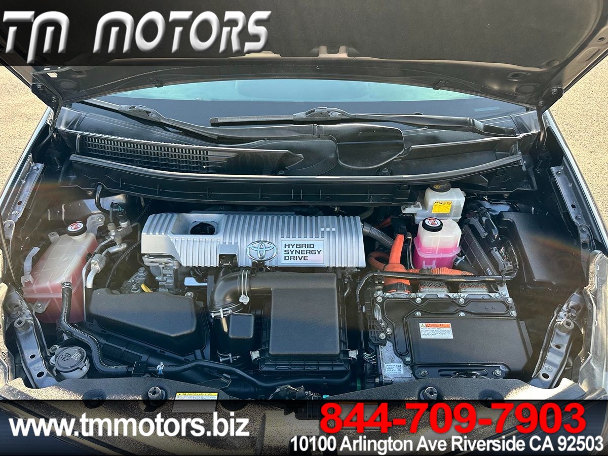 2017 Toyota Prius V Three photo 20