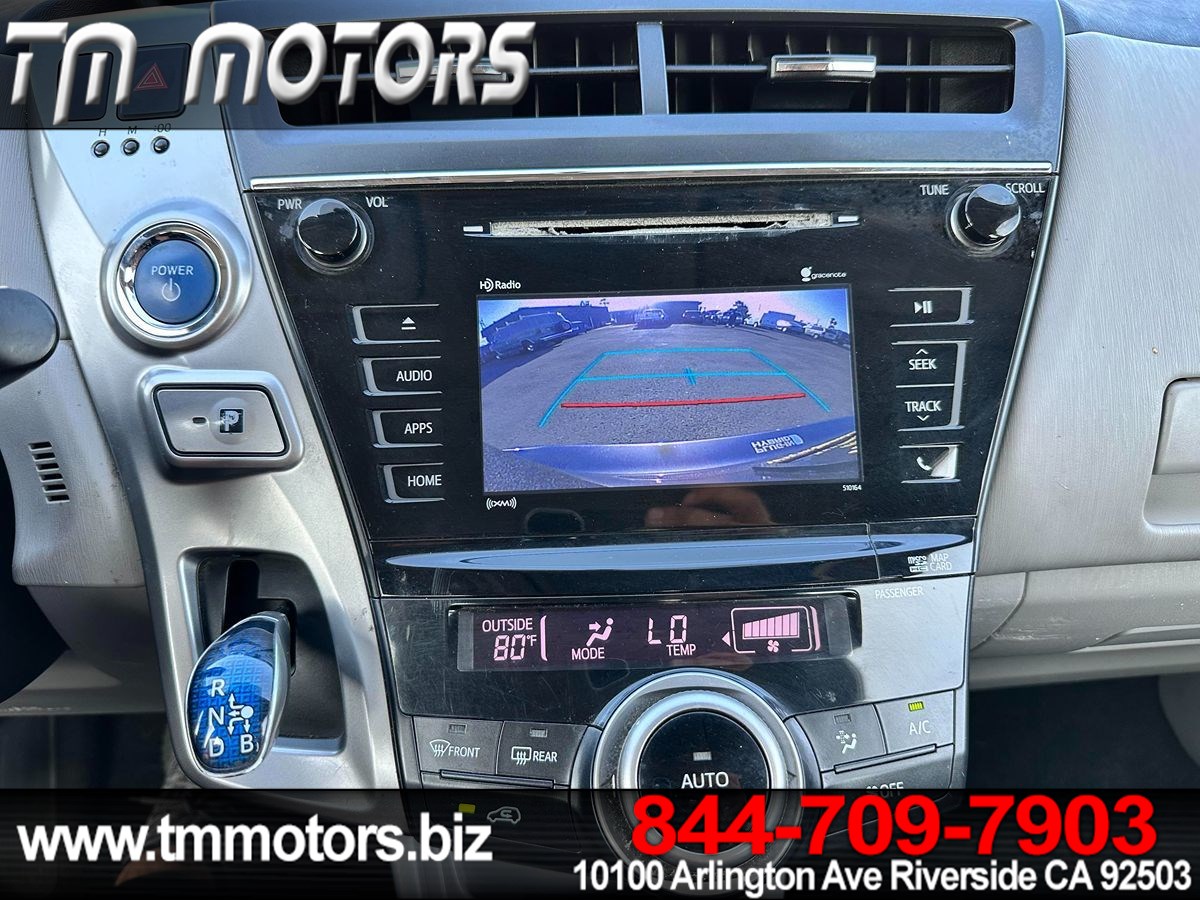 2017 Toyota Prius V Three photo 8
