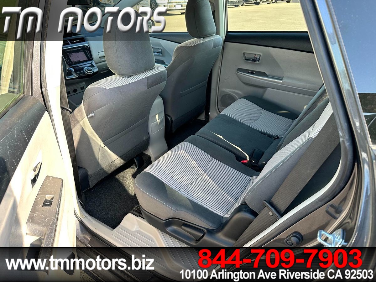 2017 Toyota Prius V Three photo 15