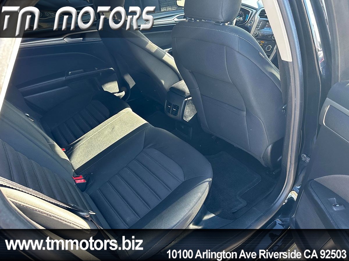 2018 Ford Fusion Hybrid SE photo 16