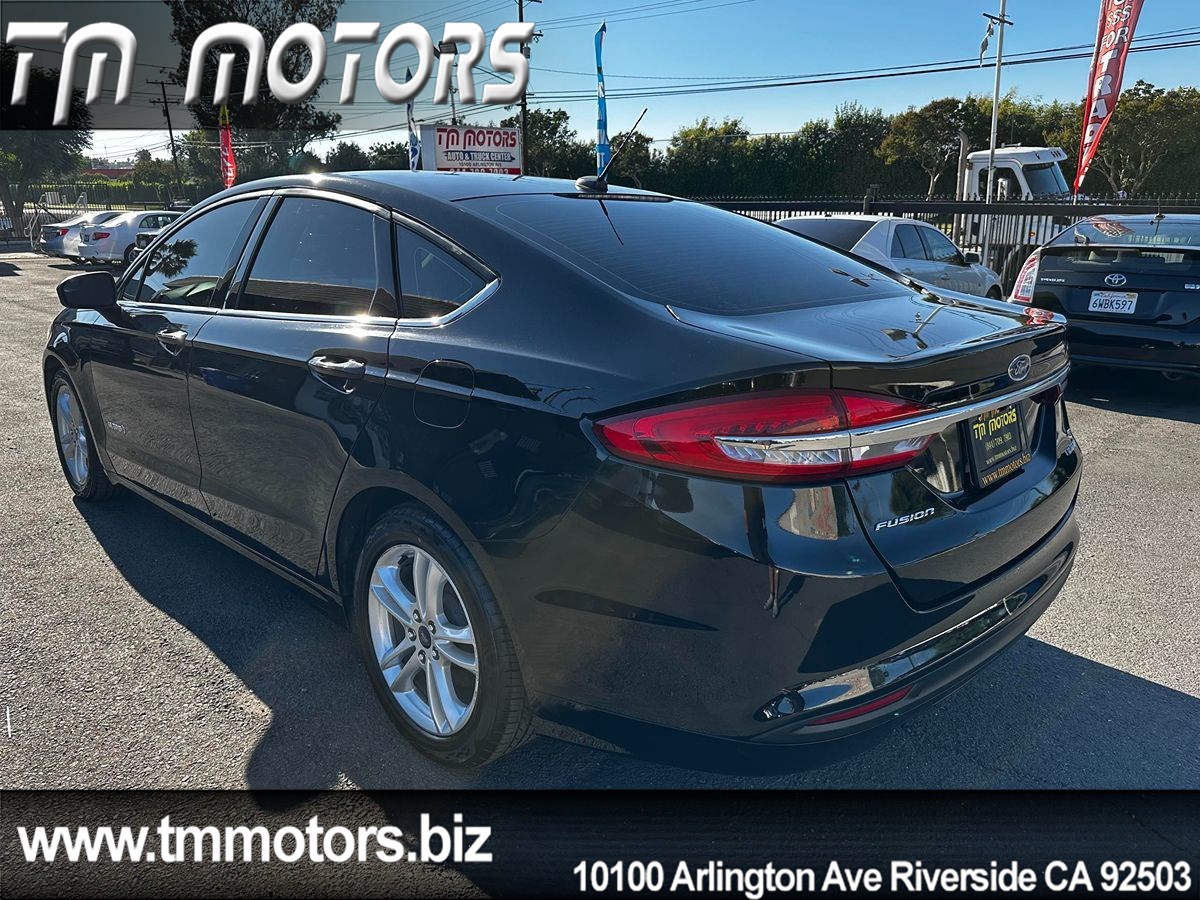 2018 Ford Fusion Hybrid SE photo 4