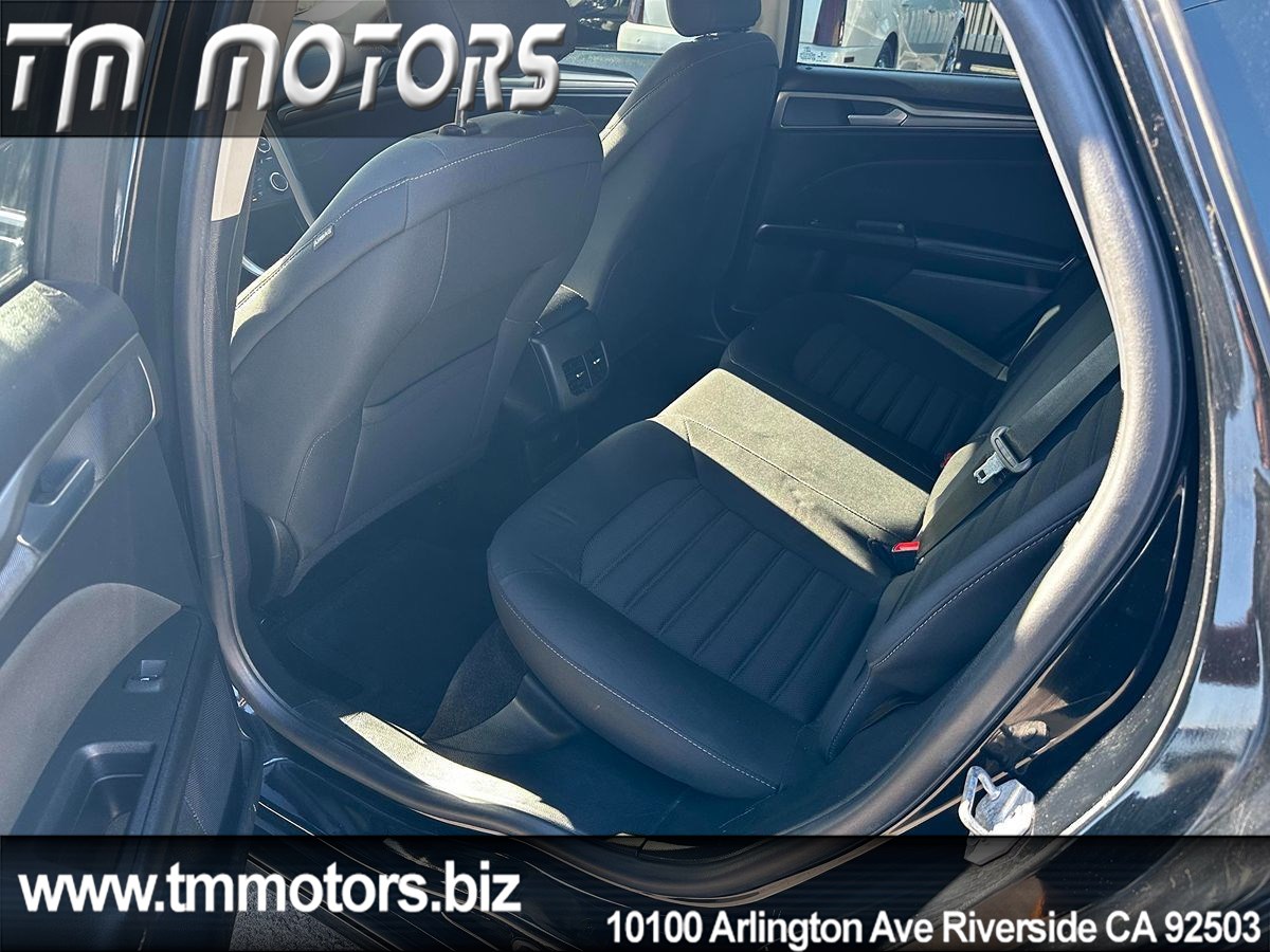 2018 Ford Fusion Hybrid SE photo 9