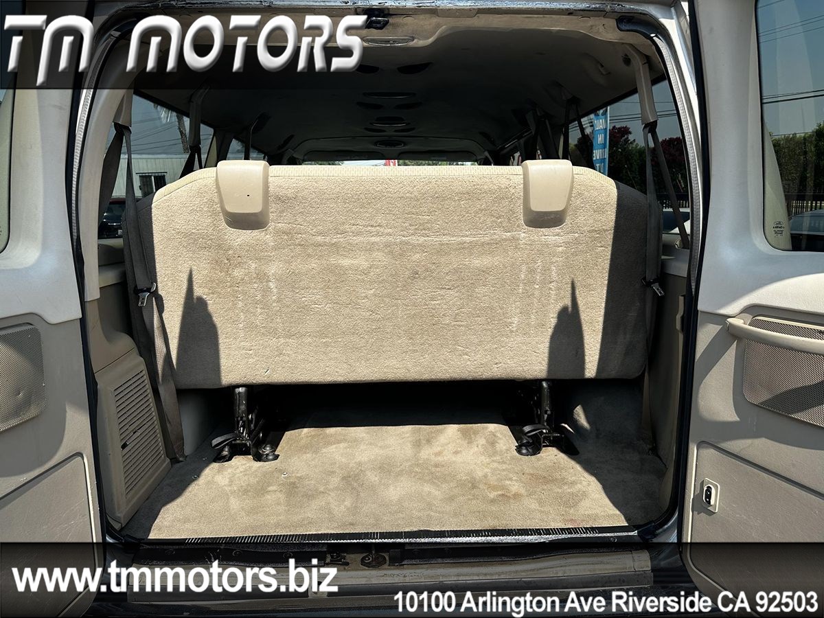2011 Ford E-350 photo 16