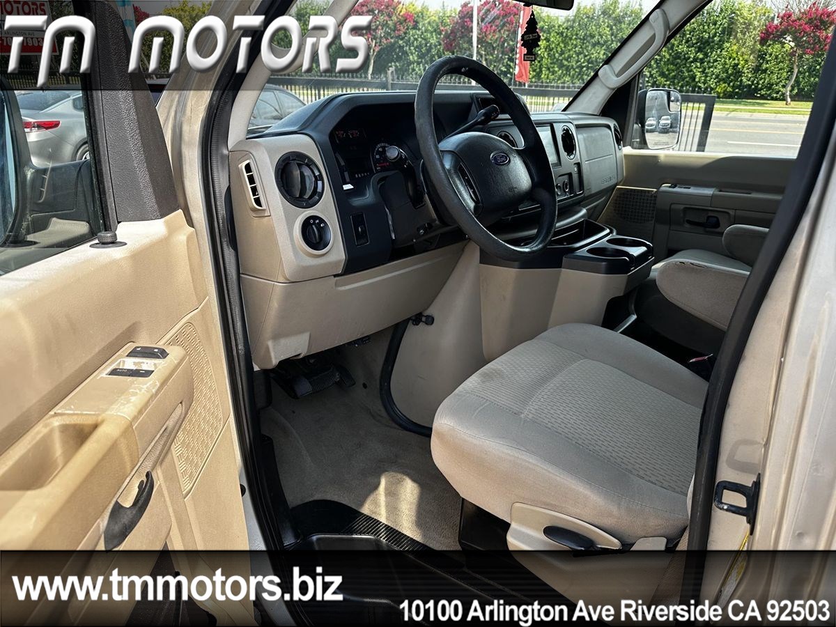 2011 Ford E-350 photo 6