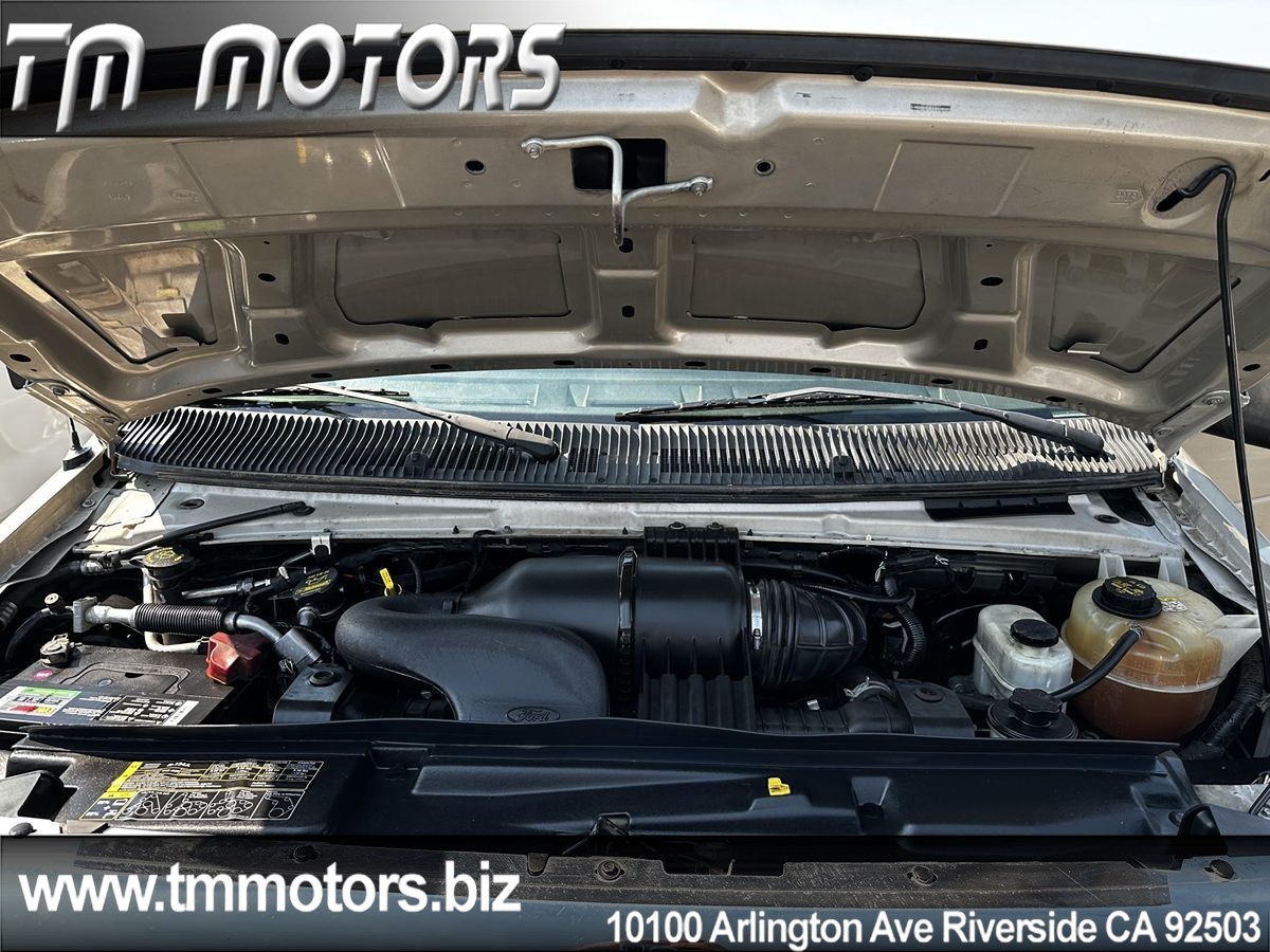 2011 Ford E-350 photo 21