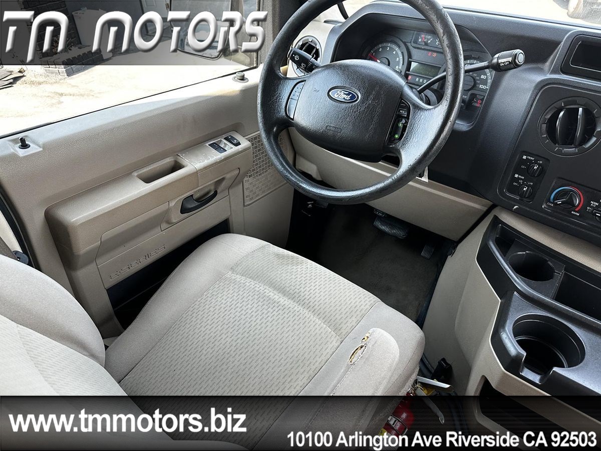 2011 Ford E-350 photo 13