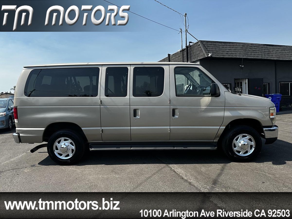 2011 Ford E-350 photo 18