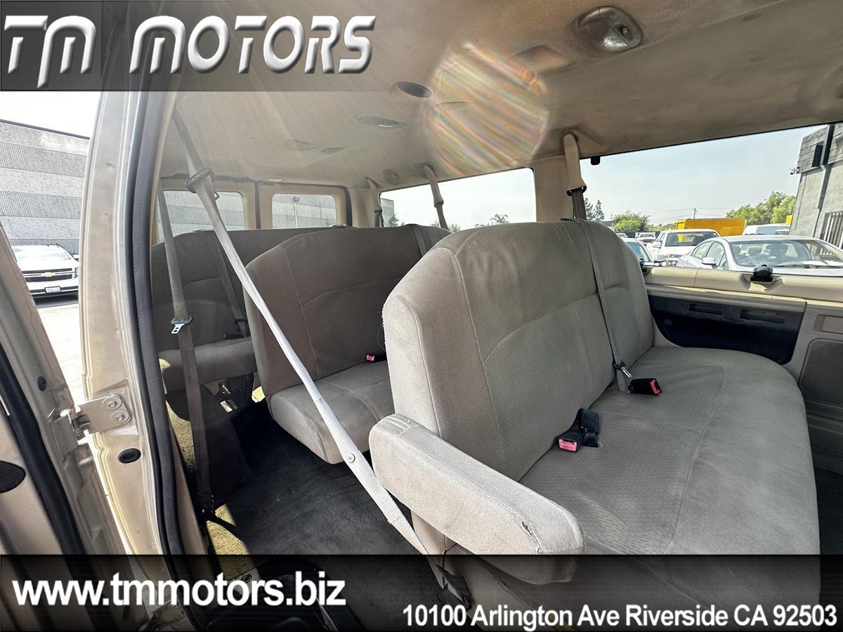 2011 Ford E-350 photo 10