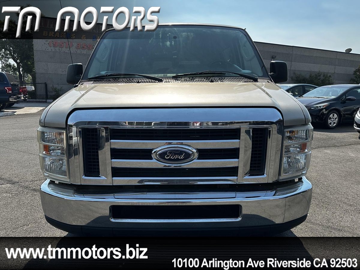 2011 Ford E-350 photo 2