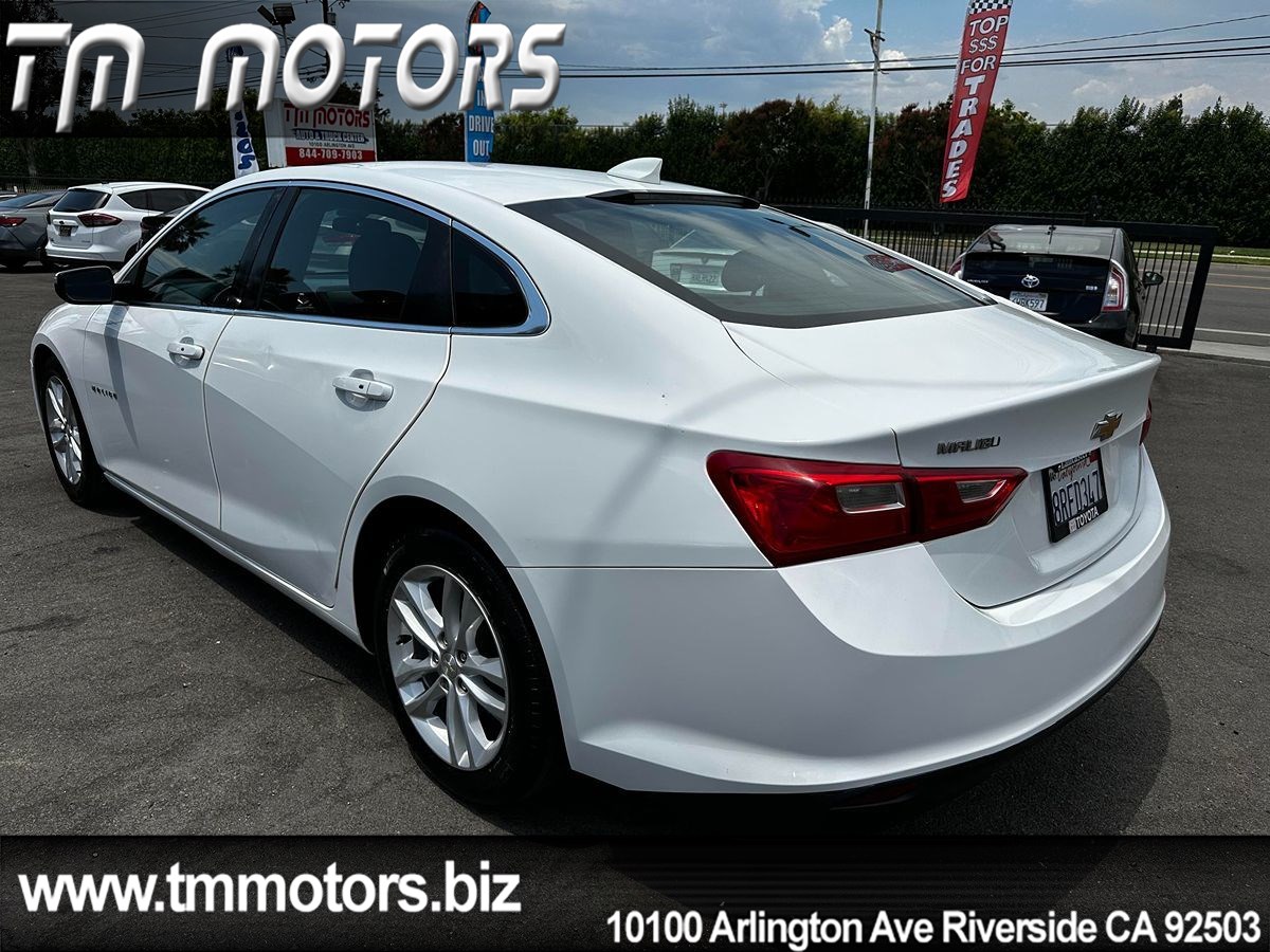 2017 Chevrolet Malibu 1LT photo 4