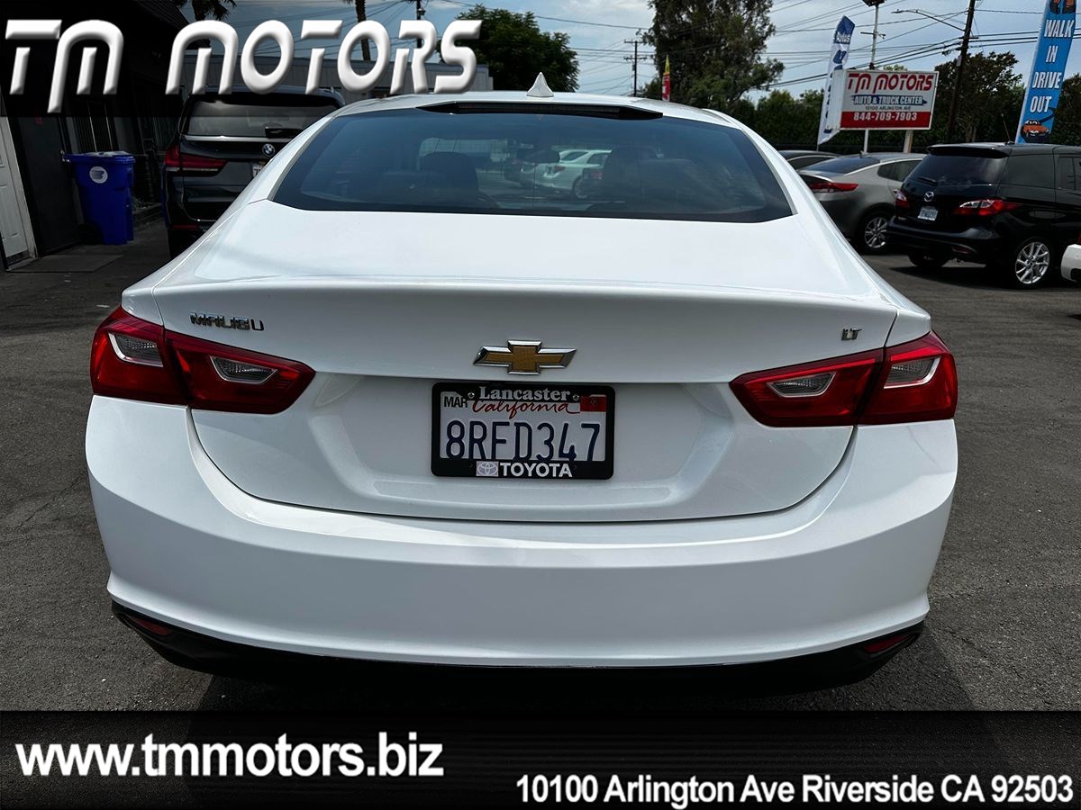 2017 Chevrolet Malibu 1LT photo 5