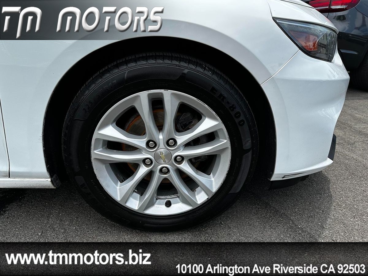 2017 Chevrolet Malibu 1LT photo 10