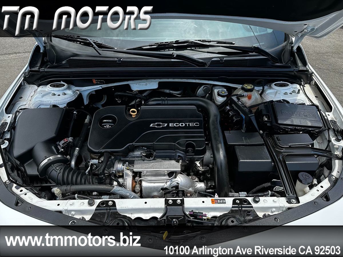 2017 Chevrolet Malibu 1LT photo 20