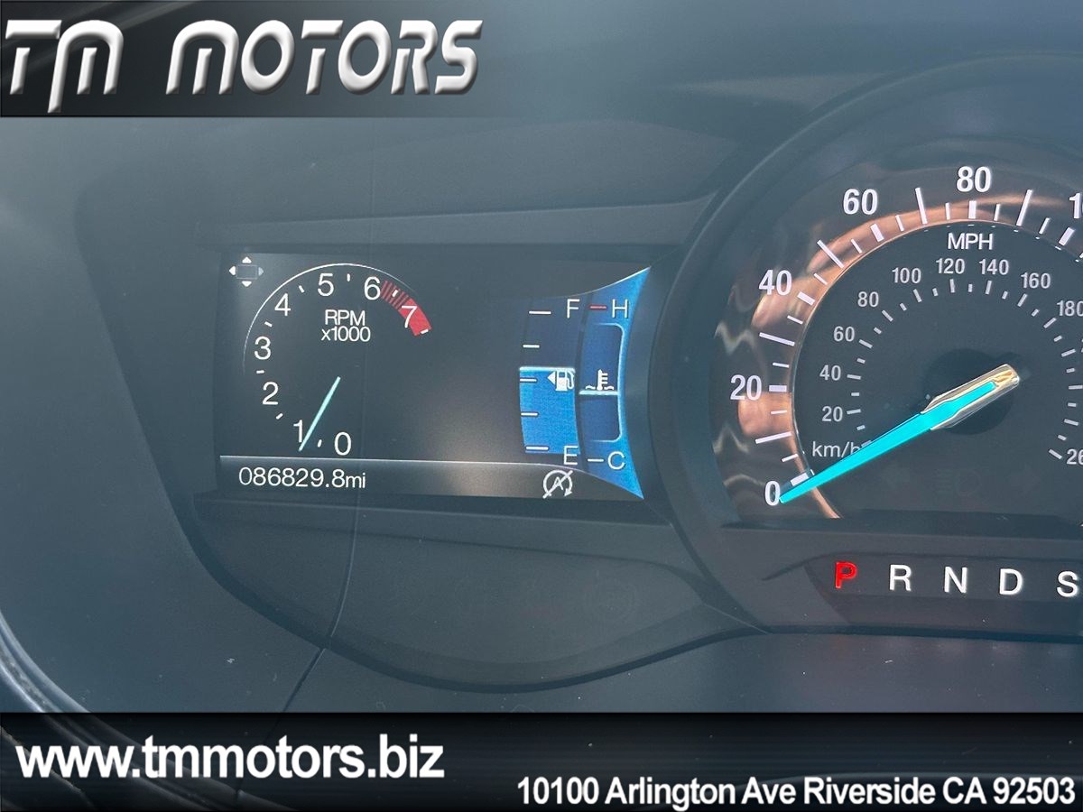 2018 Ford Fusion SE photo 16
