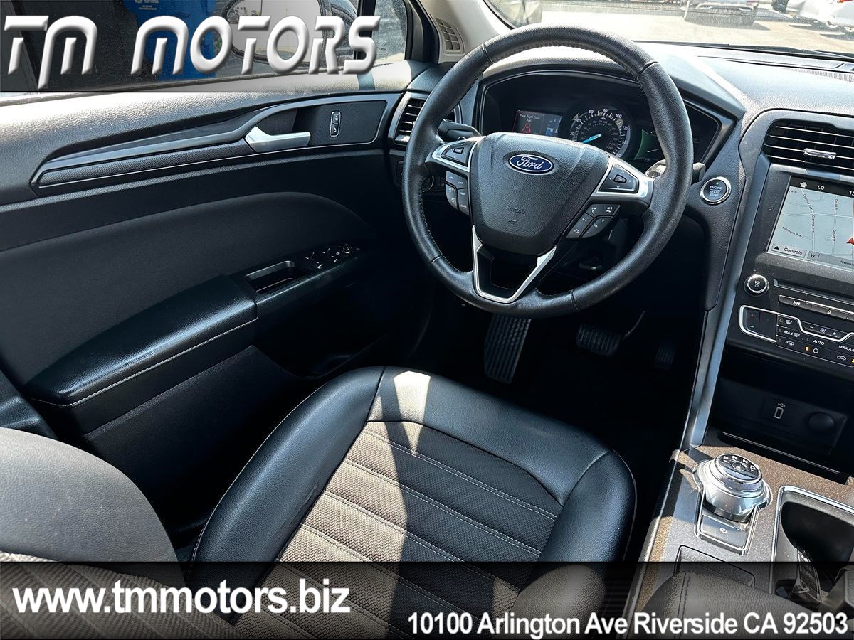 2018 Ford Fusion SE photo 15