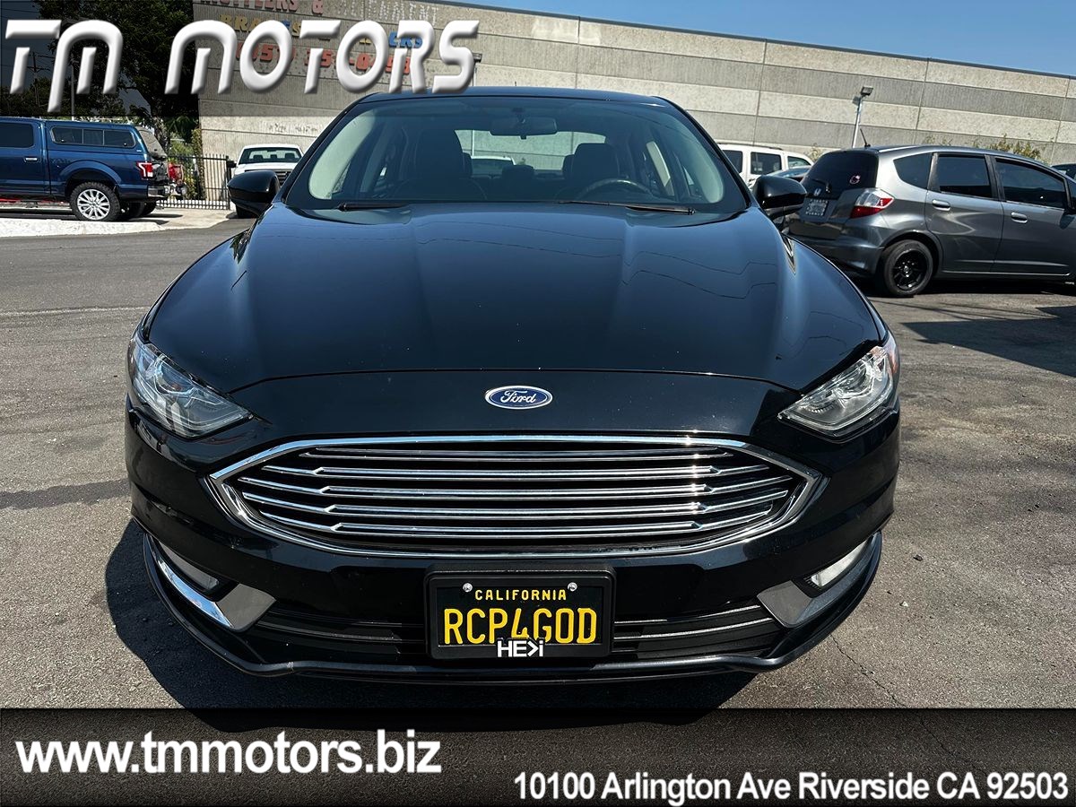 2018 Ford Fusion SE photo 2