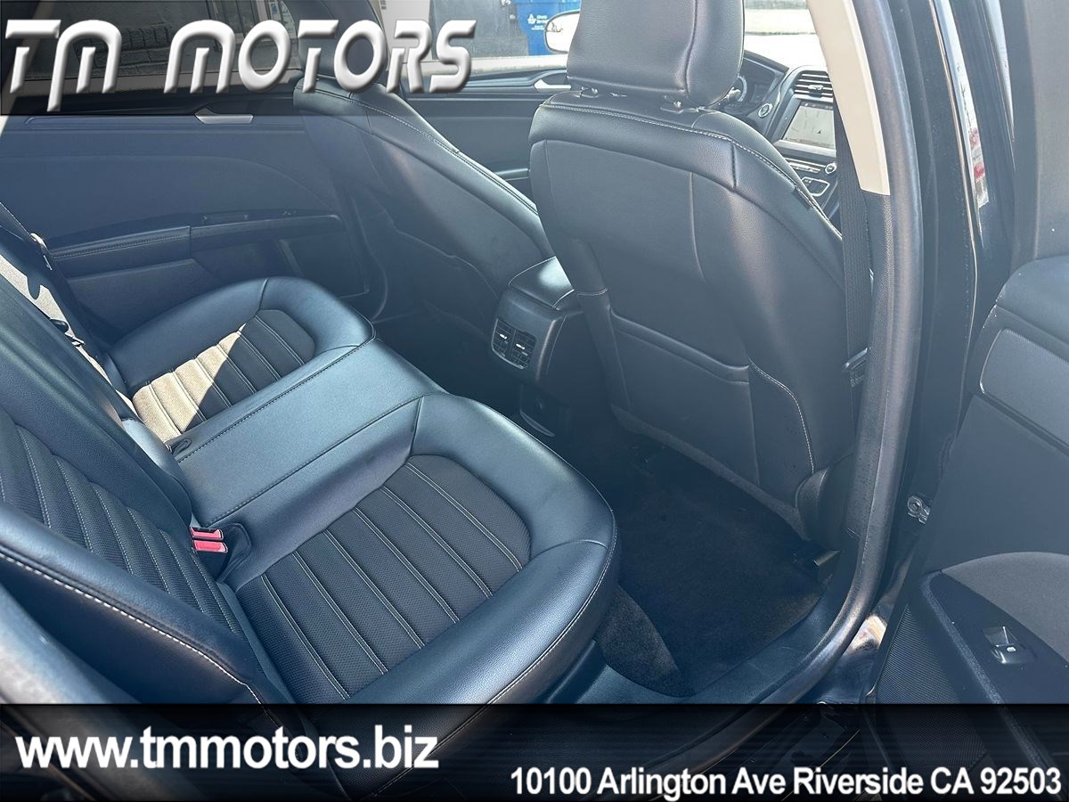 2018 Ford Fusion SE photo 9