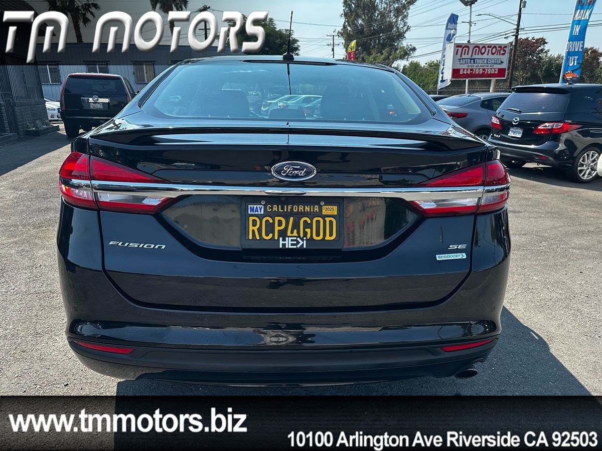 2018 Ford Fusion SE photo 5