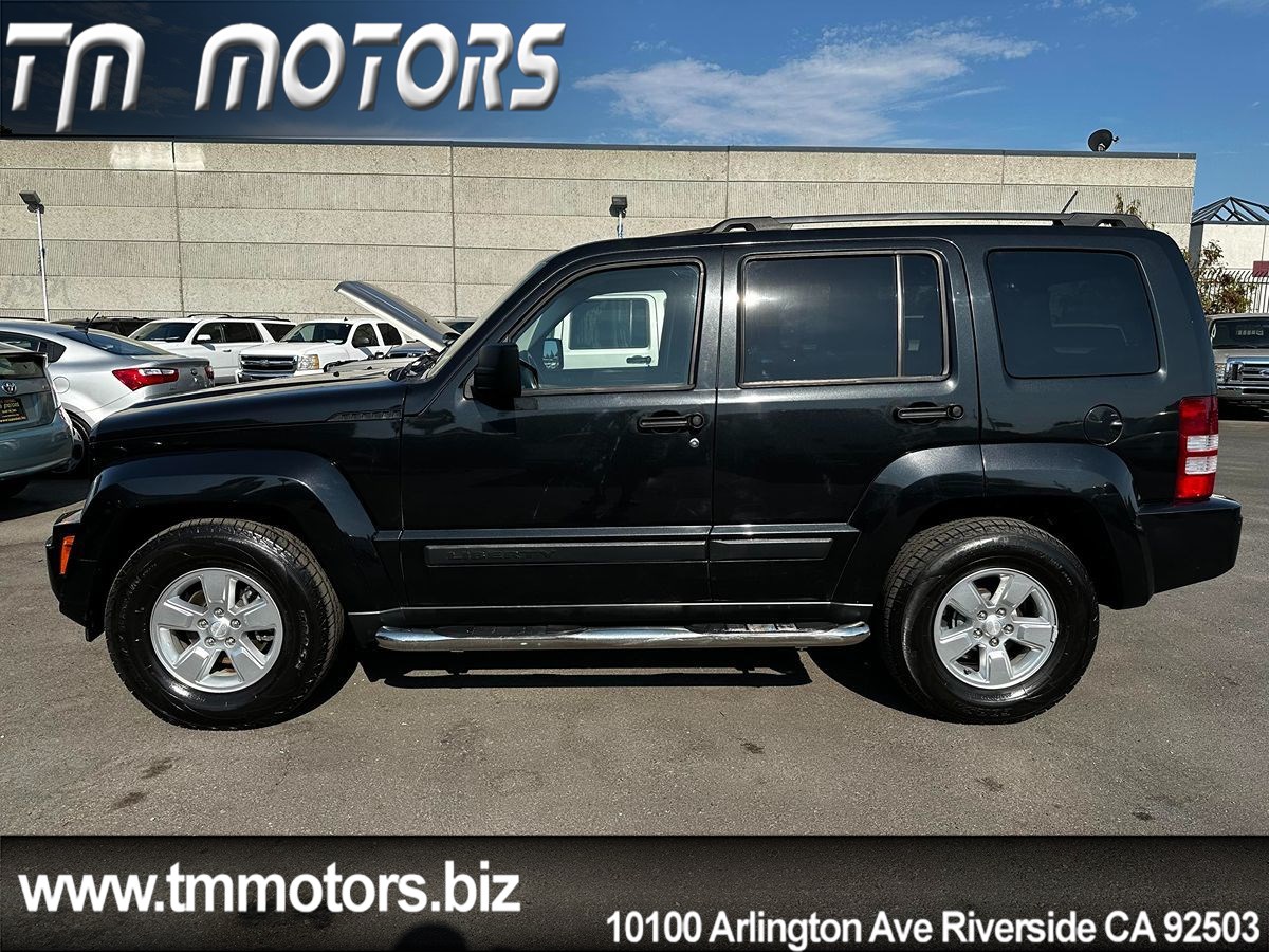2012 Jeep Liberty Sport photo 3