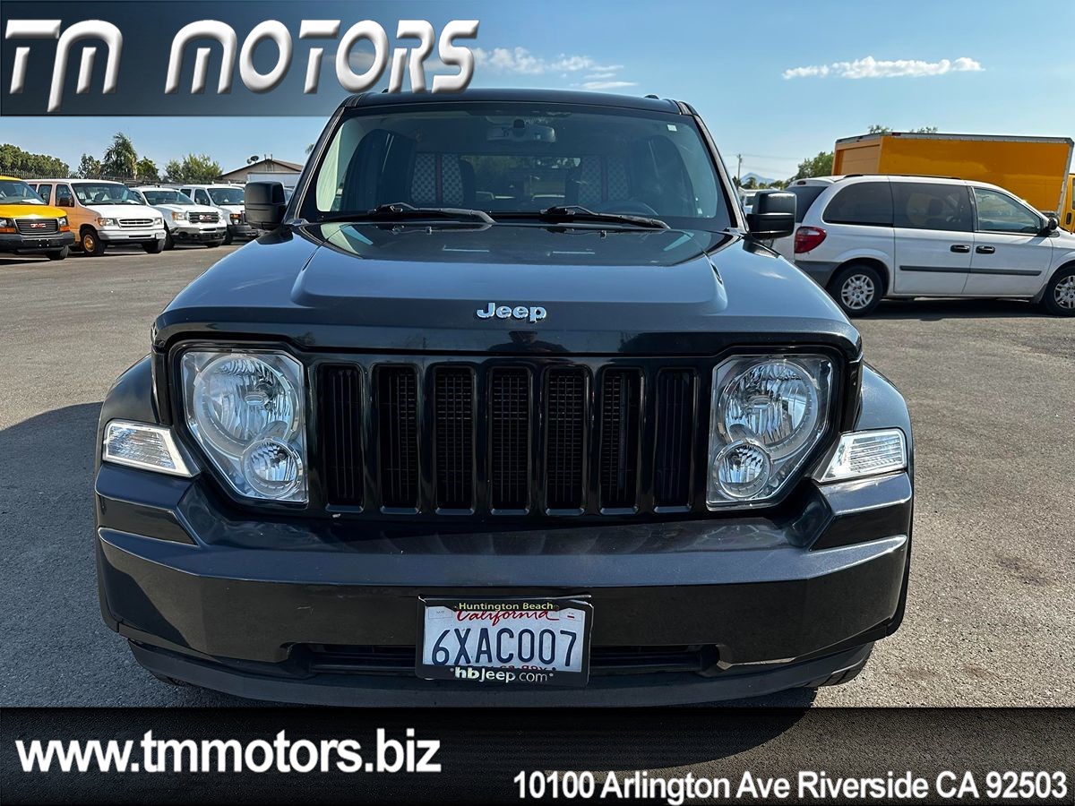 2012 Jeep Liberty Sport photo 2