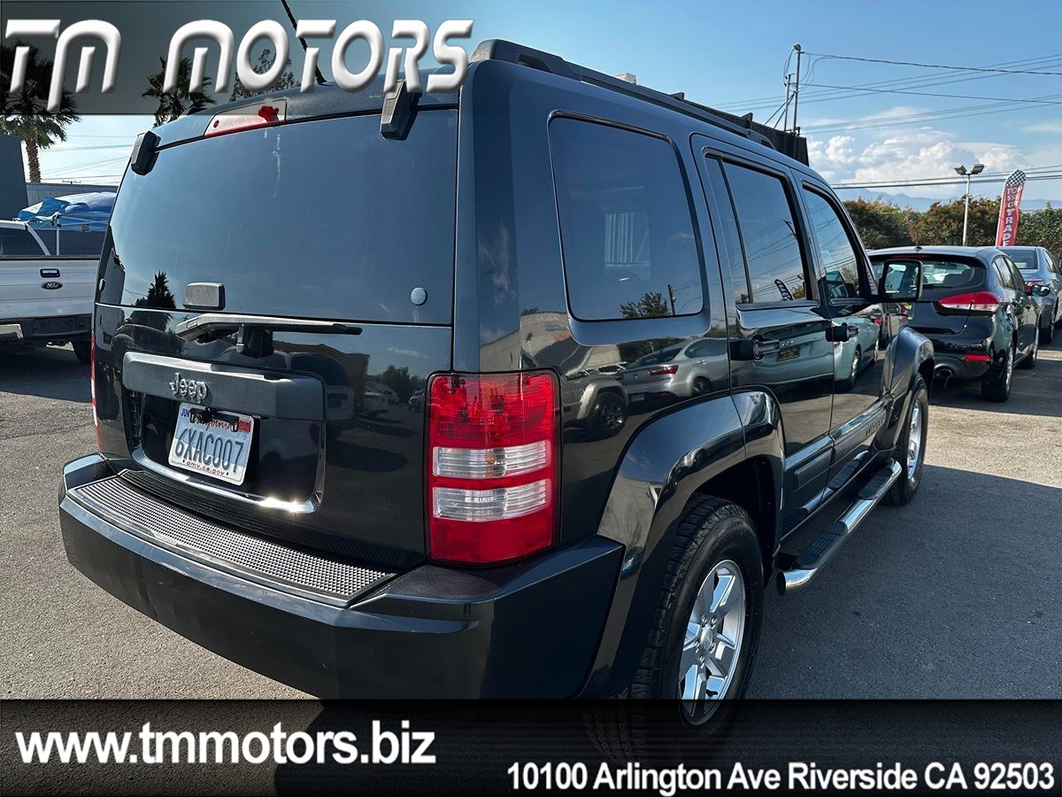 2012 Jeep Liberty Sport photo 21