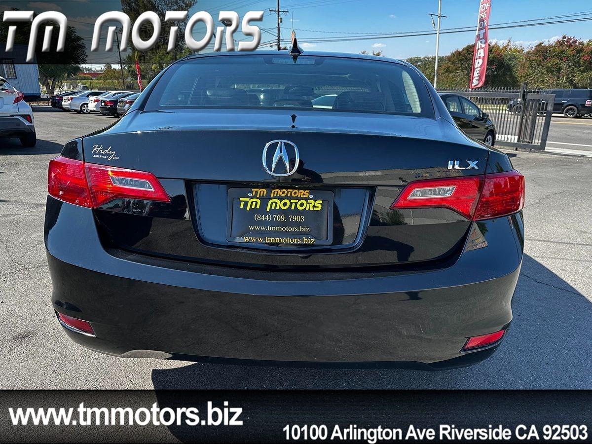 2013 Acura ILX 2.0L Technology photo 5