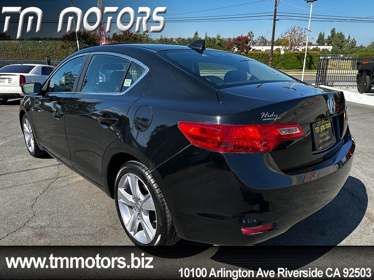 2013 Acura ILX 2.0L Technology photo 4