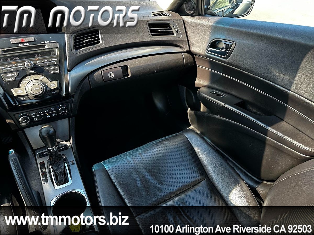 2013 Acura ILX 2.0L Technology photo 12