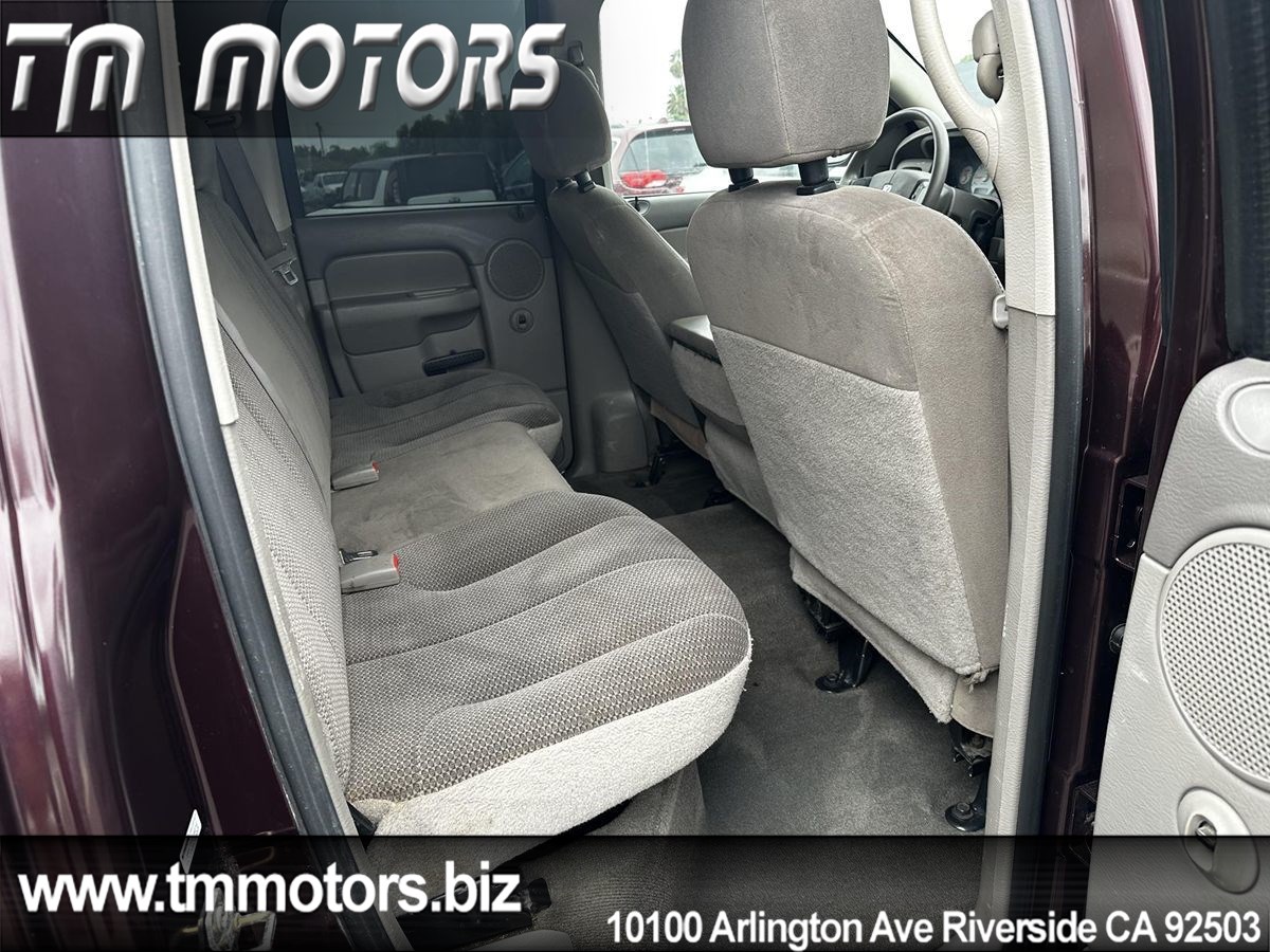 2004 Dodge Ram SLT photo 15