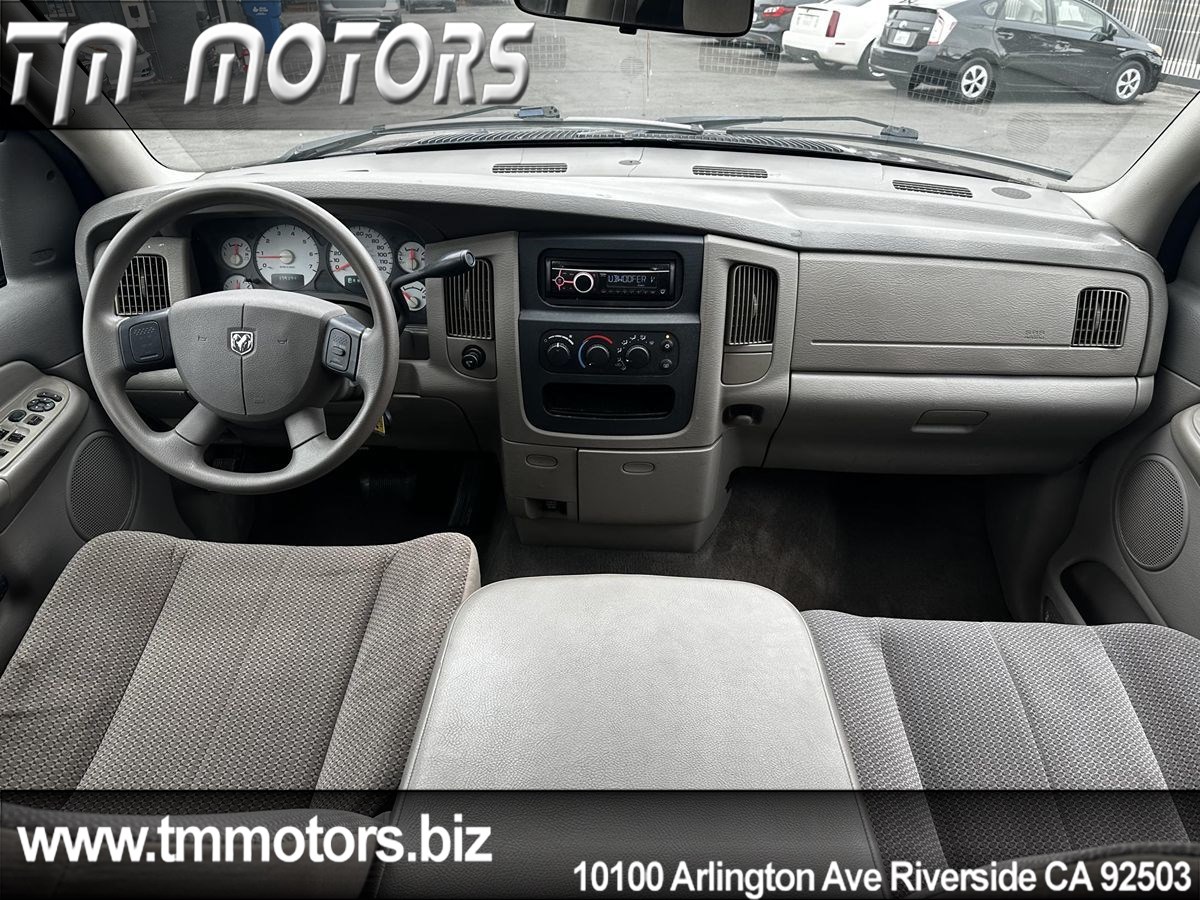 2004 Dodge Ram SLT photo 7
