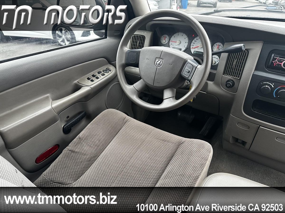 2004 Dodge Ram SLT photo 12