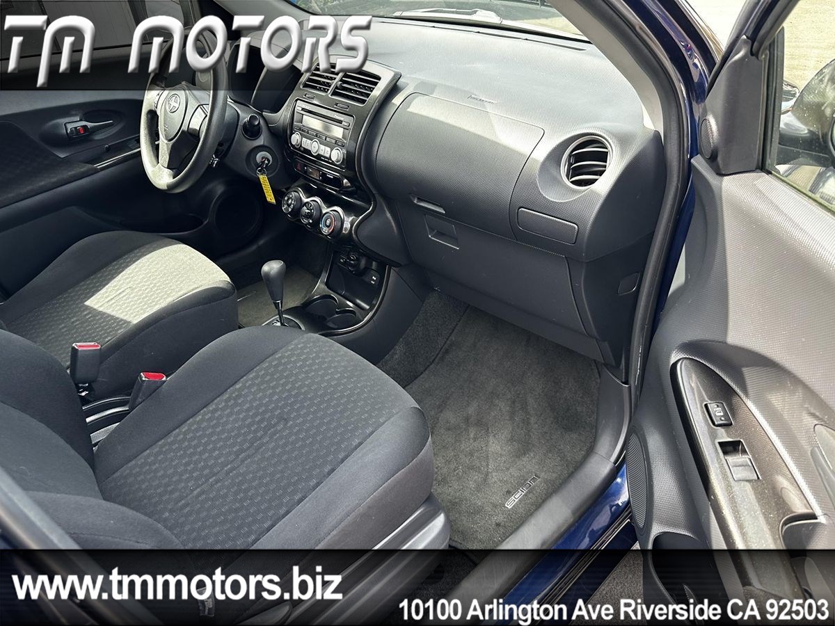 2009 Scion xD photo 11