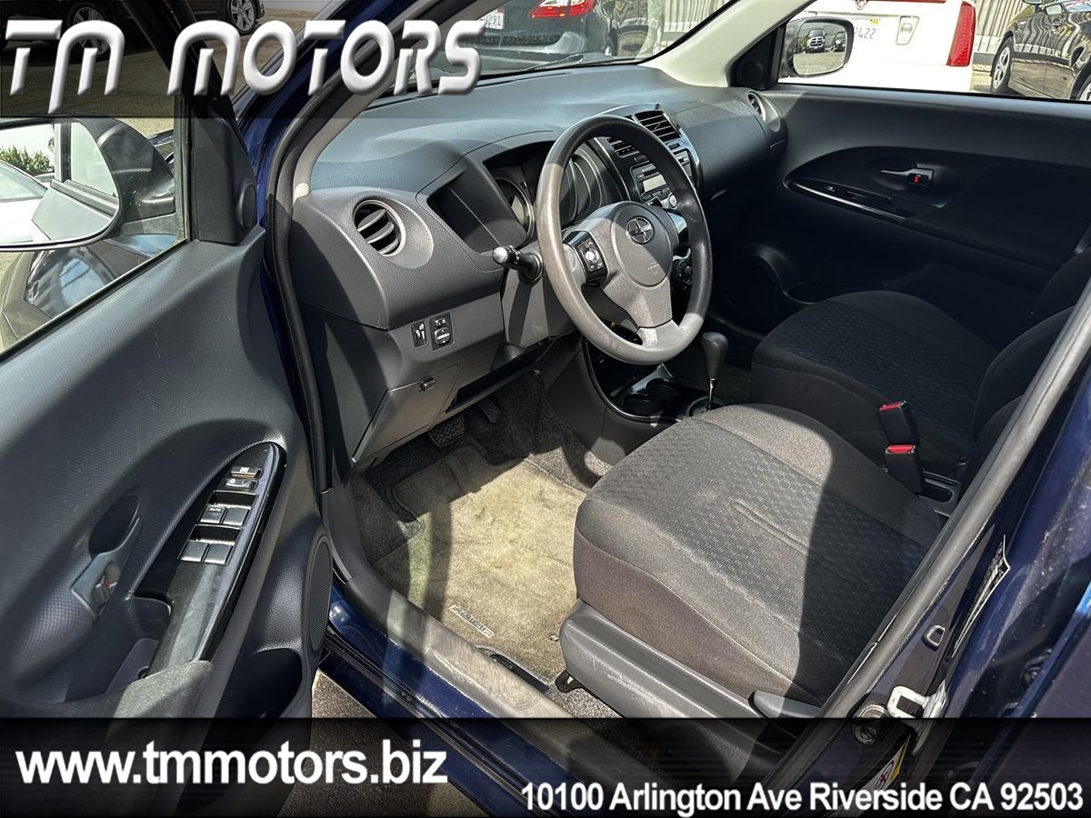2009 Scion xD photo 6