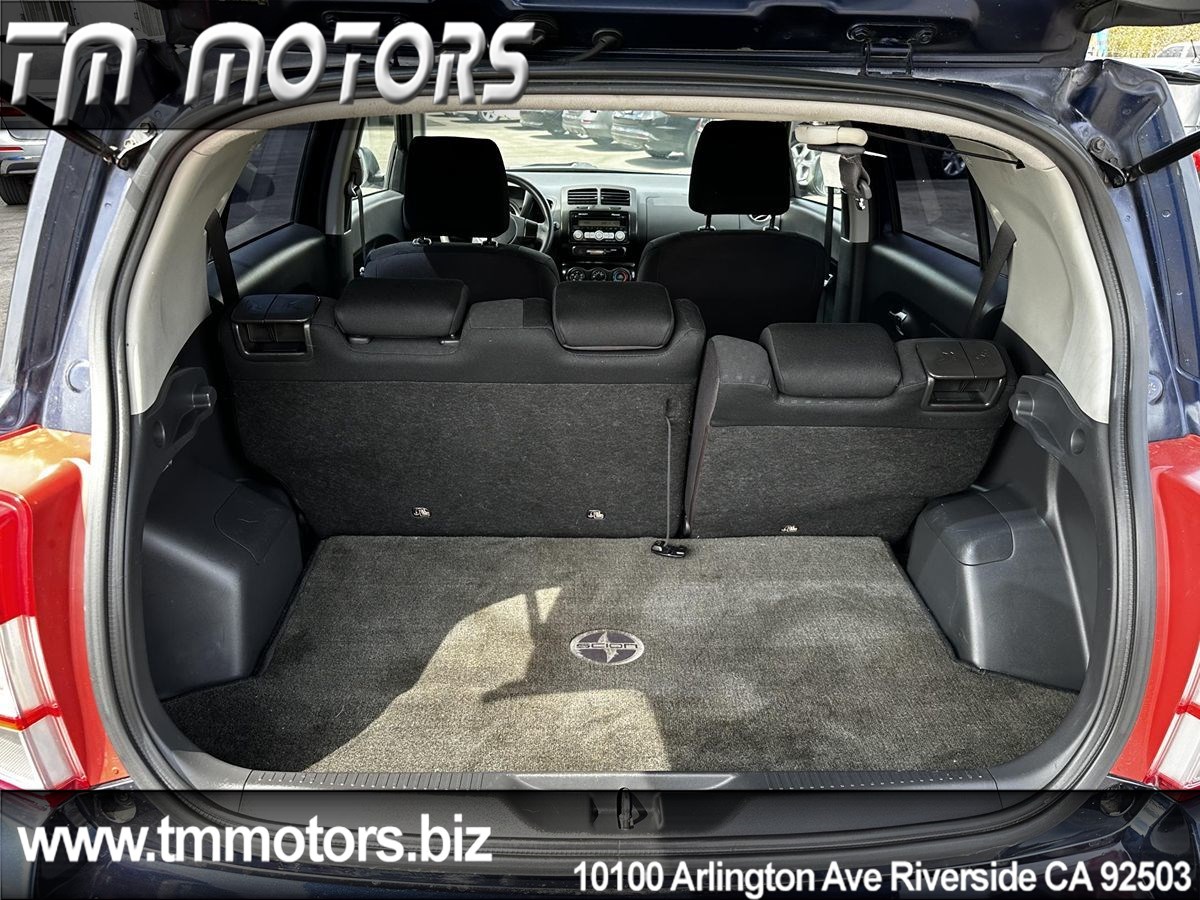 2009 Scion xD photo 9