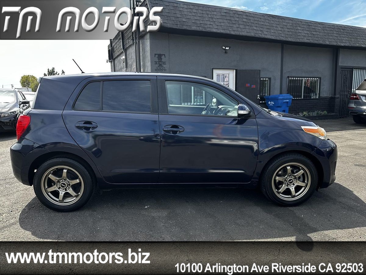 2009 Scion xD photo 18