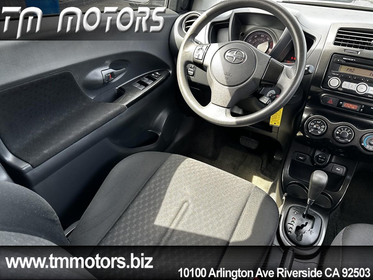 2009 Scion xD photo 14