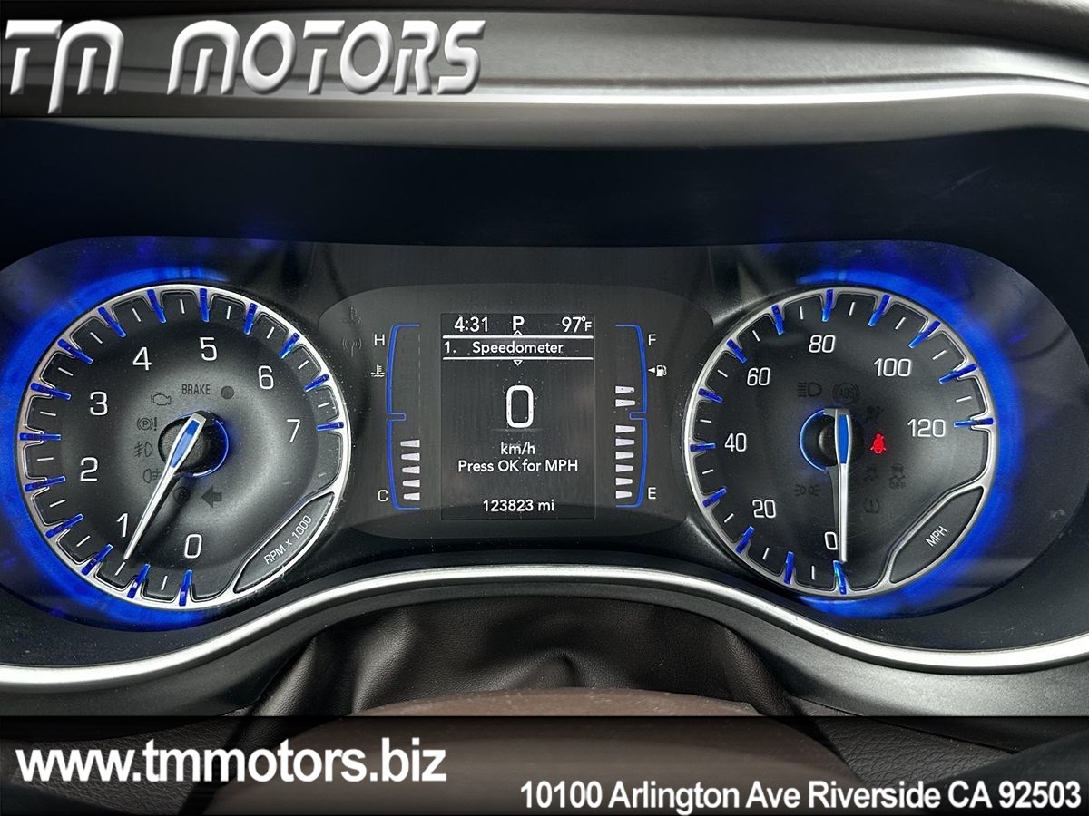 2020 Chrysler Voyager LXi photo 16