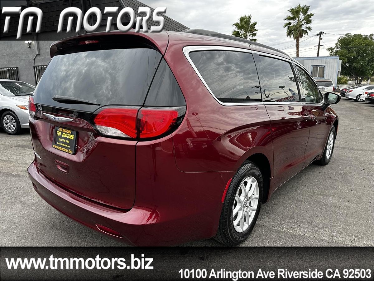 2020 Chrysler Voyager LXi photo 20