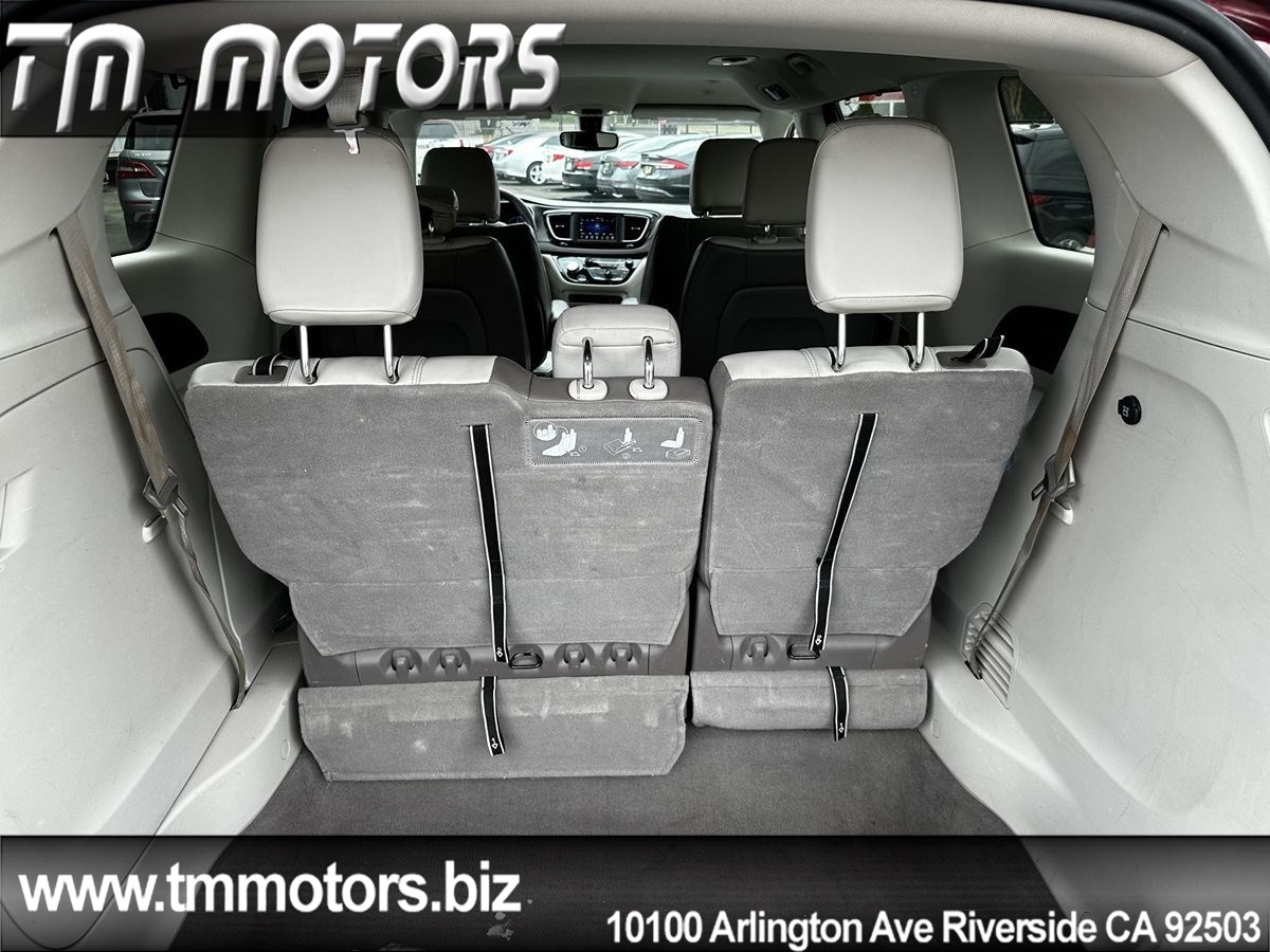 2020 Chrysler Voyager LXi photo 10