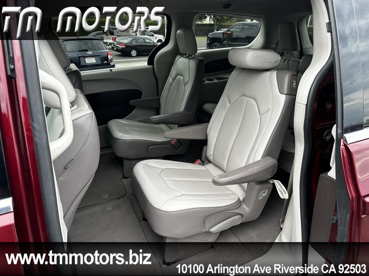 2020 Chrysler Voyager LXi photo 9