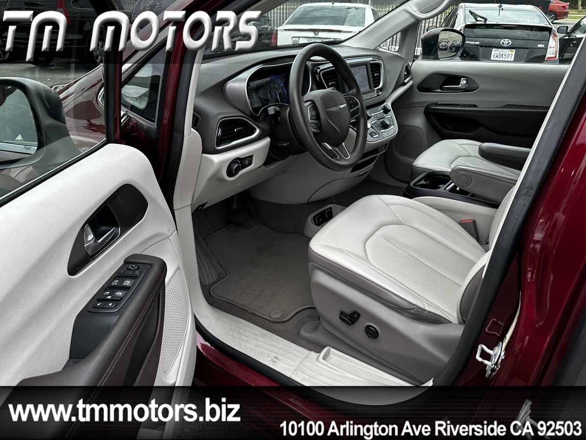 2020 Chrysler Voyager LXi photo 6