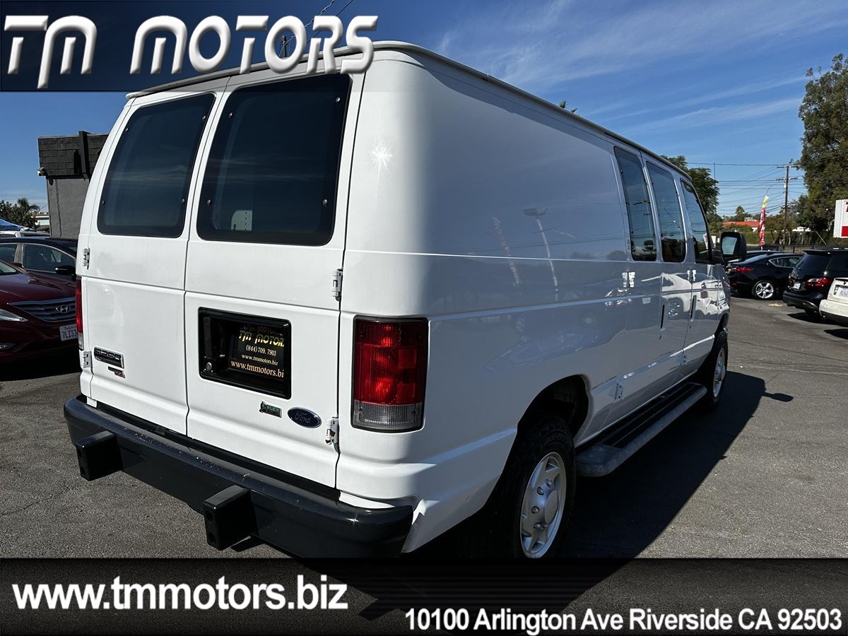 2012 Ford E-250 photo 18