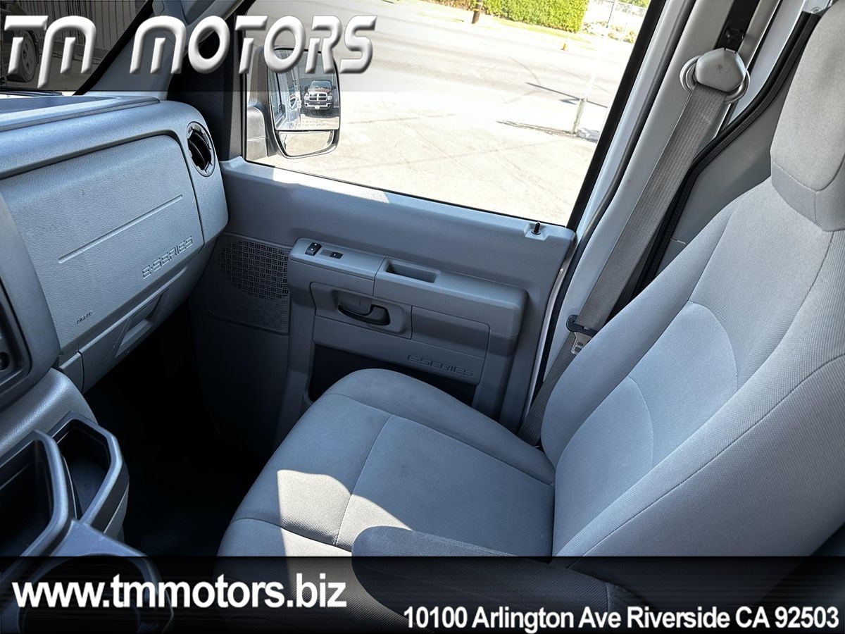 2012 Ford E-250 photo 11