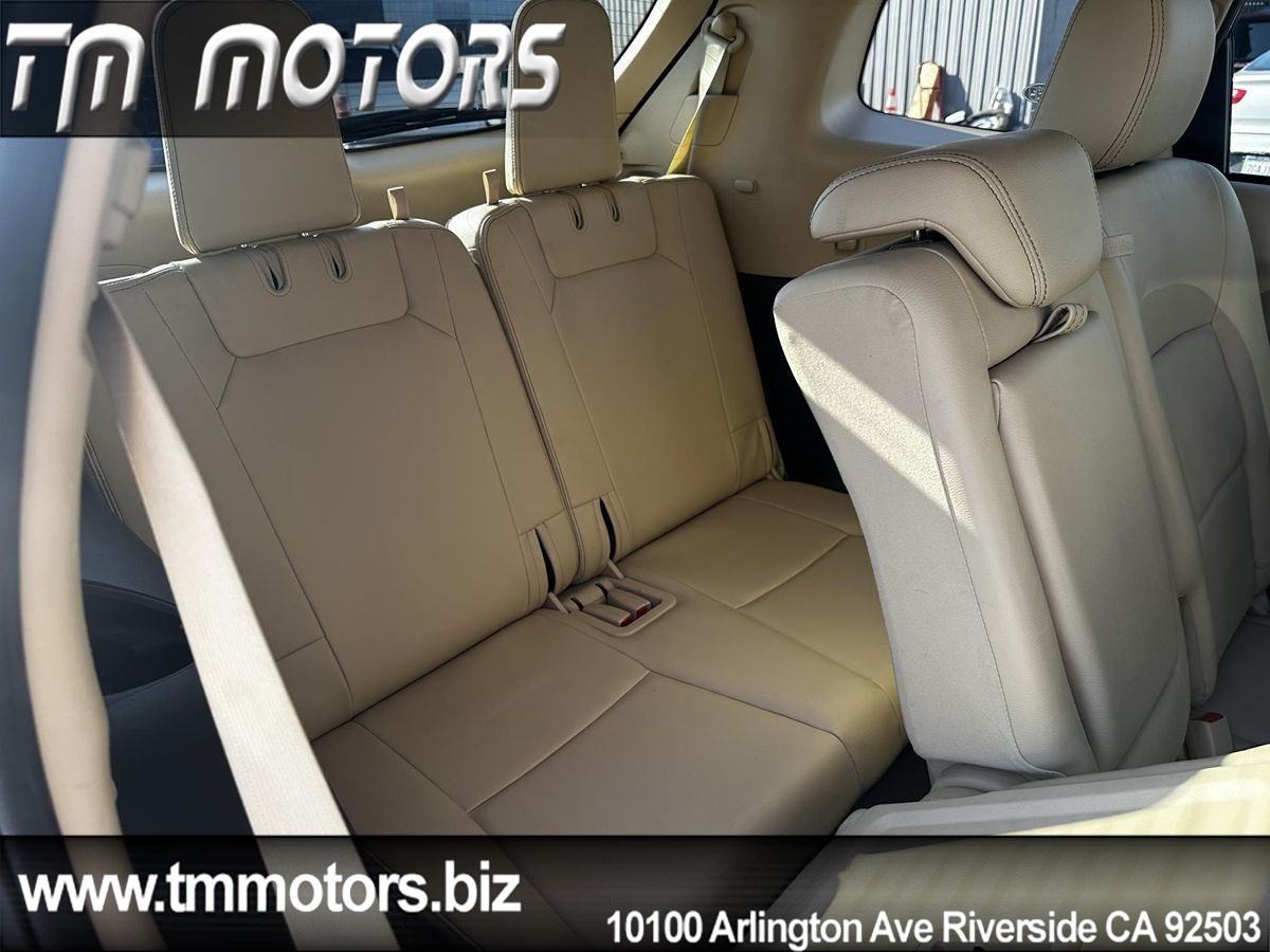 2013 Subaru Tribeca Limited photo 8