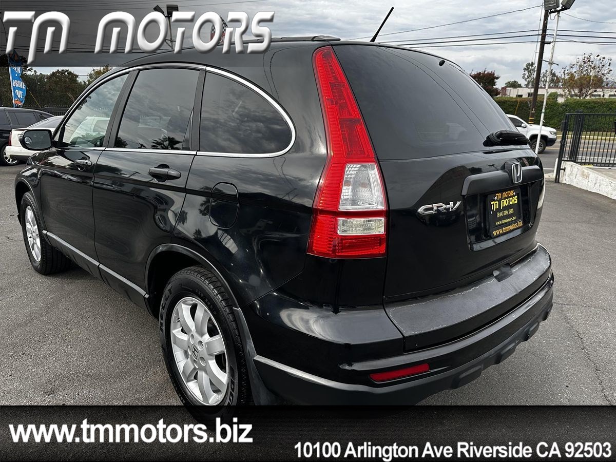 2011 Honda CR-V SE photo 2