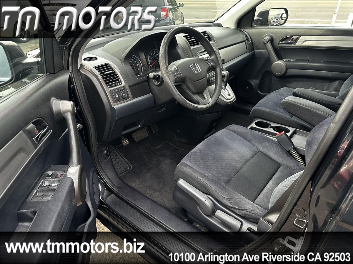2011 Honda CR-V SE photo 4