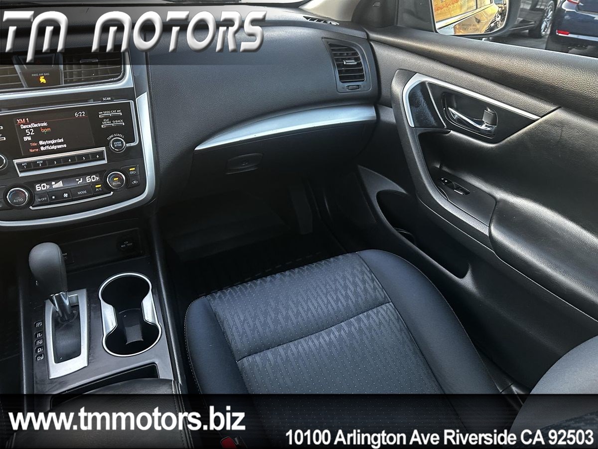 2017 Nissan Altima 2.5 SV photo 11